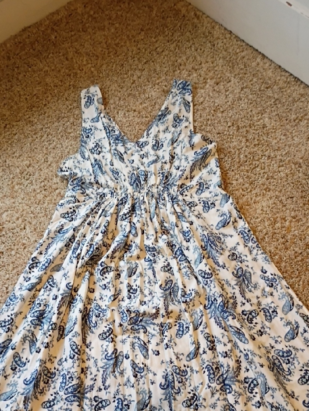 Lucky Brand White and Blue Paisley V-Neck Maxi Dress - Picture 9 of 10